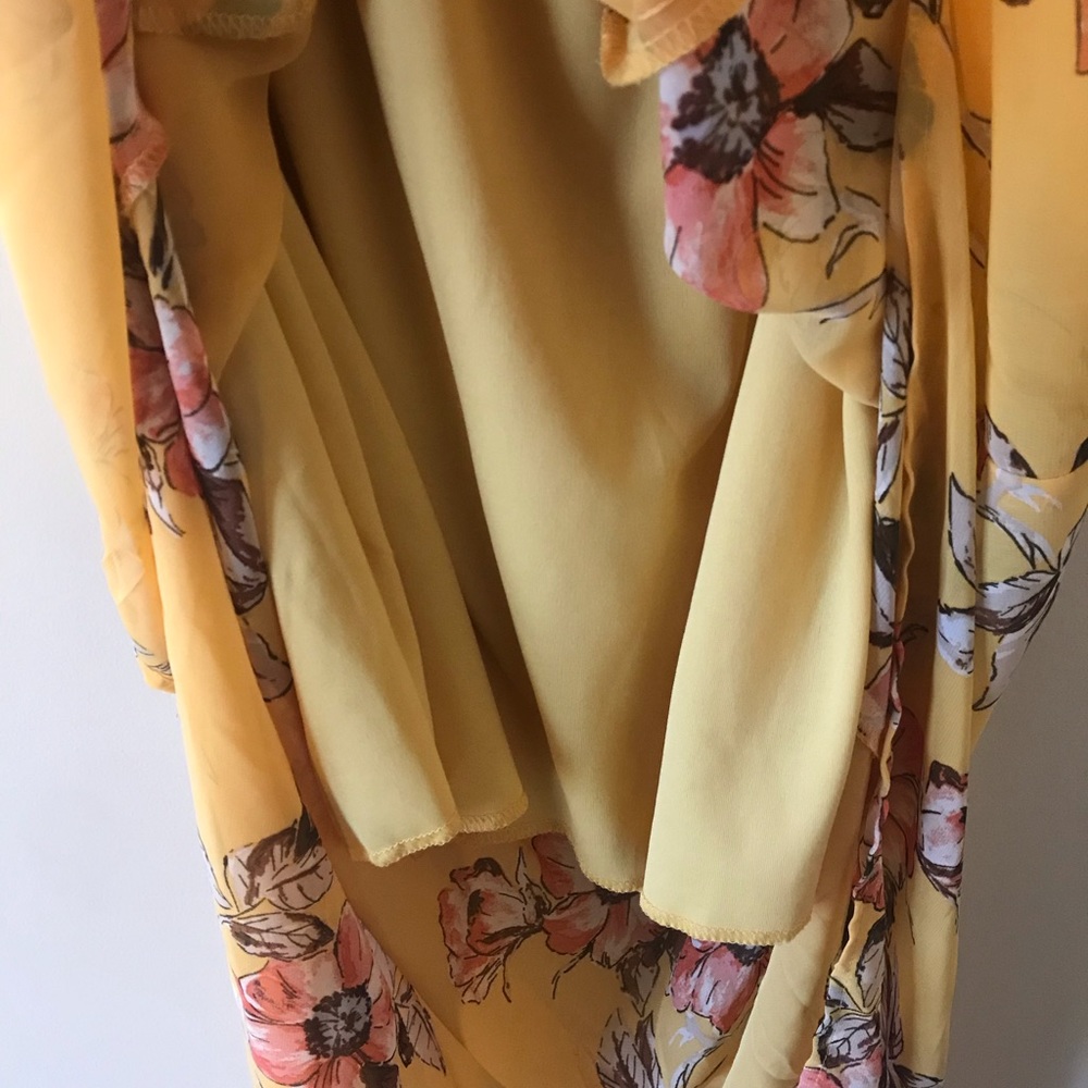Beautiful Yellow- Gold Spring/ Summer Maxi - Picture 4 of 8